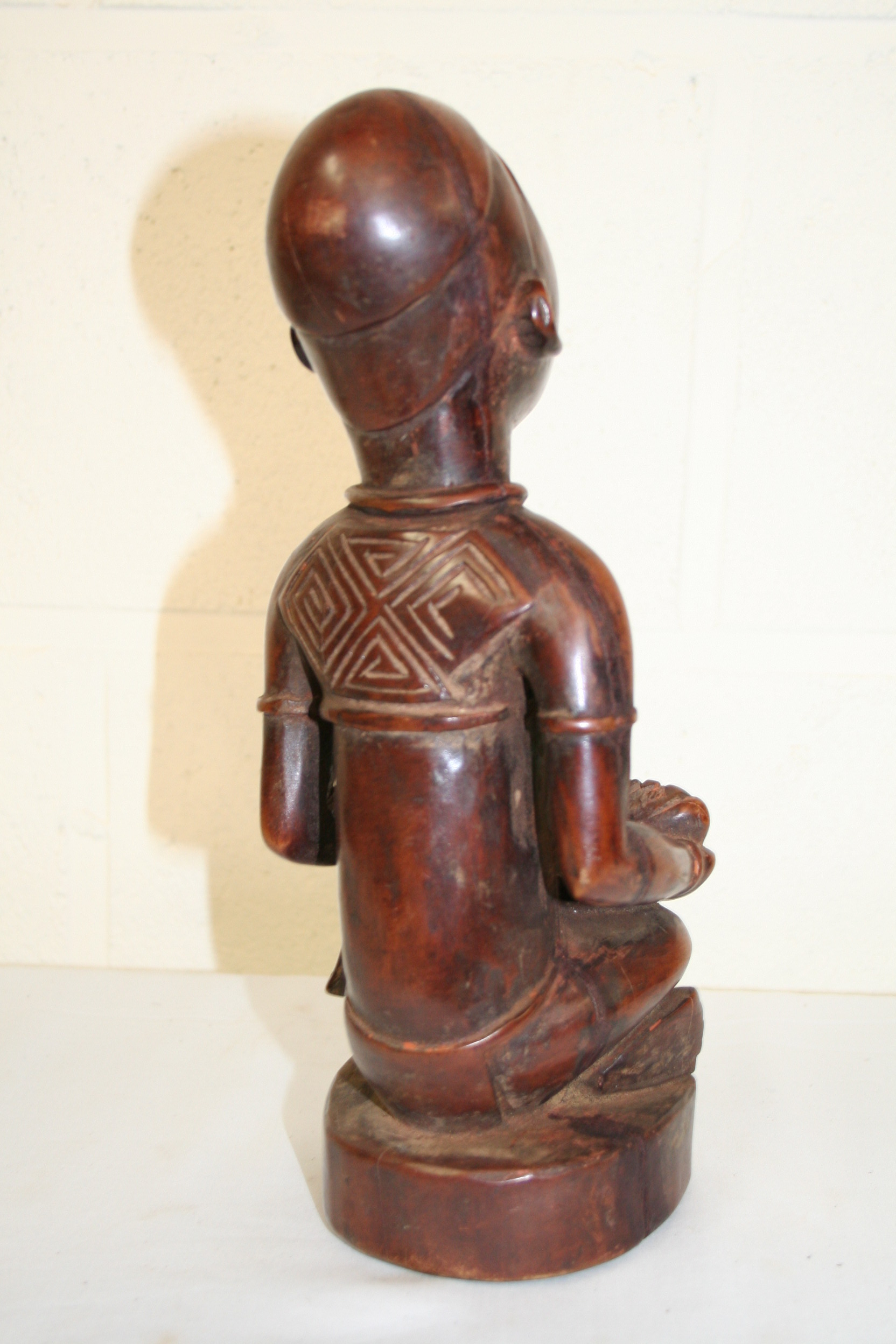 kongo(maternité), d`afrique : R.D. du Congo, statuette kongo(maternité), masque ancien africain kongo(maternité), art du R.D. du Congo - Art Africain, collection privées Belgique. Statue africaine de la tribu des kongo(maternité), provenant du R.D. du Congo,   1618: Ancienne maternité Congo.Cette statue montre bien l